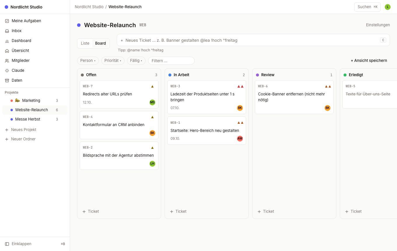 Kanban-Board mit den Spalten Offen, In Arbeit, Review und Erledigt